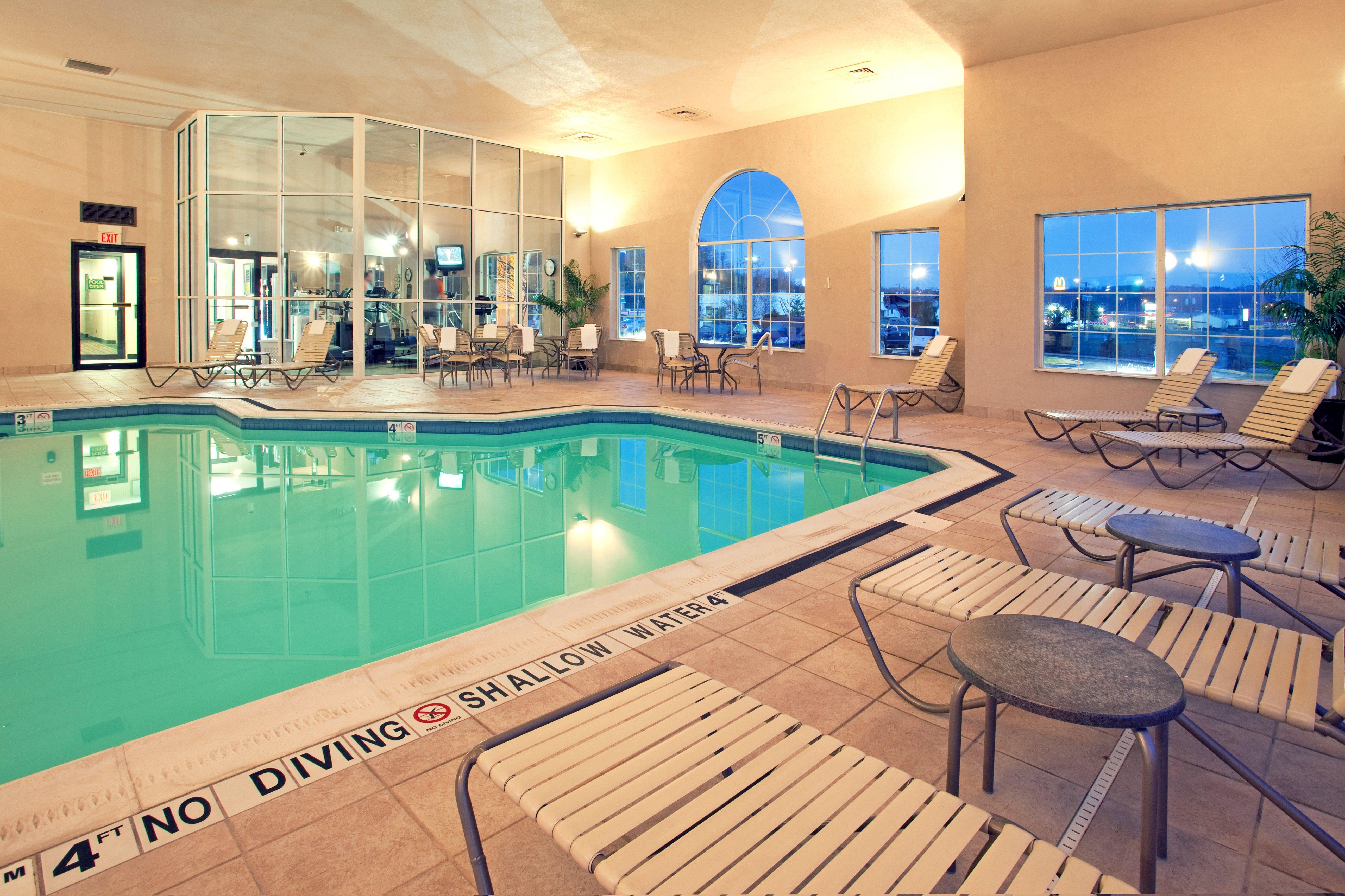 Holiday Inn Express Pittsburgh-Bridgeville By Ihg Exterior photo