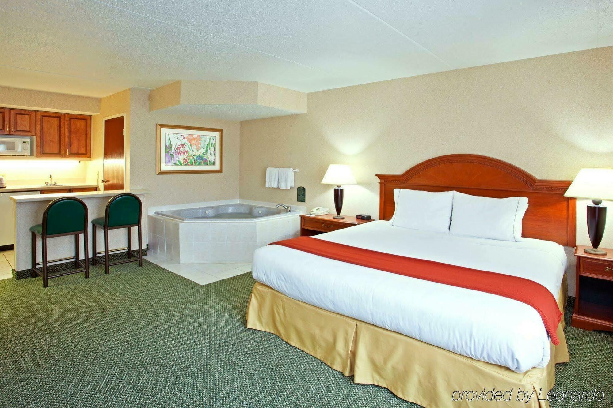 Holiday Inn Express Pittsburgh-Bridgeville By Ihg Exterior photo
