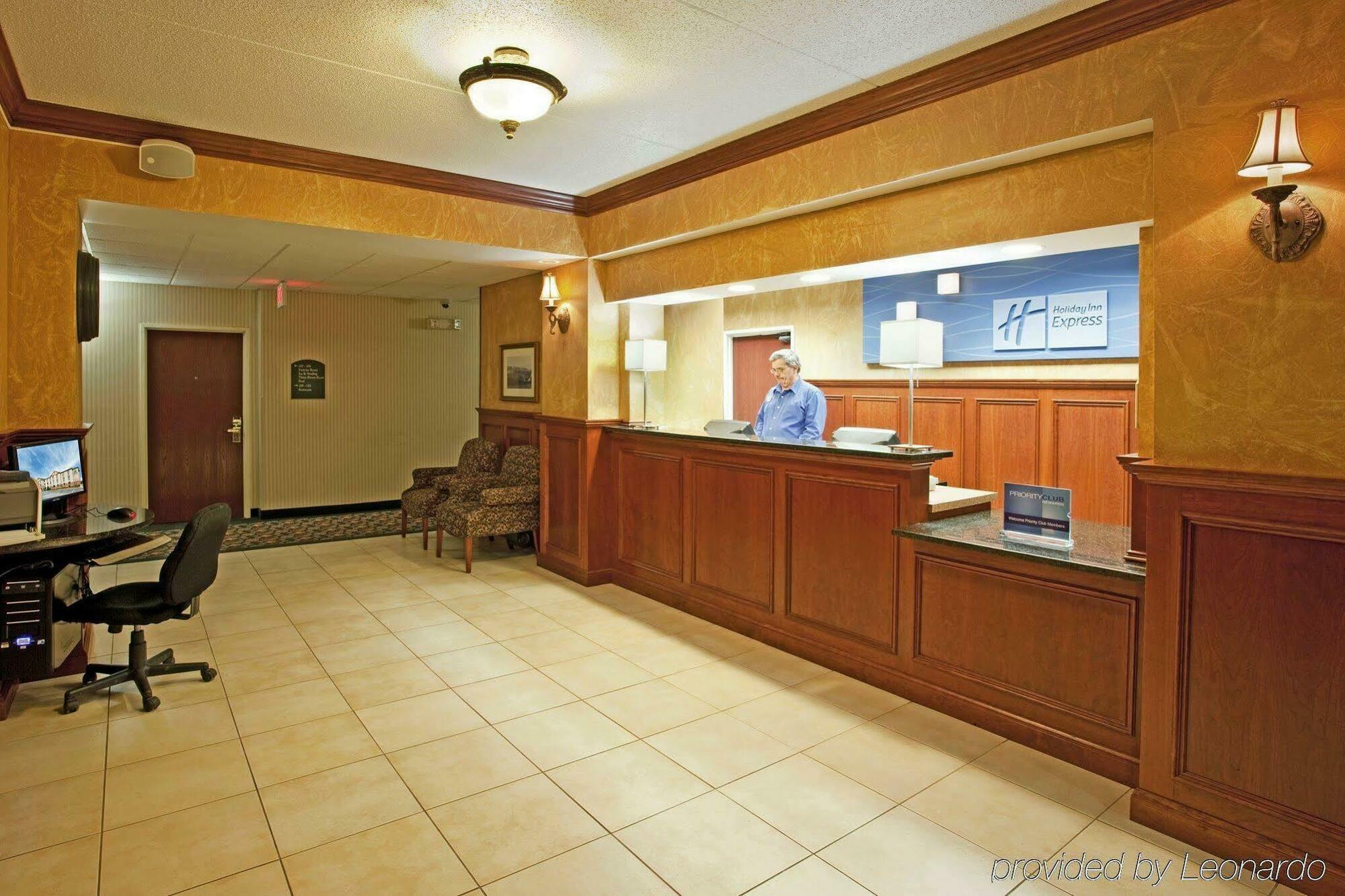 Holiday Inn Express Pittsburgh-Bridgeville By Ihg Exterior photo